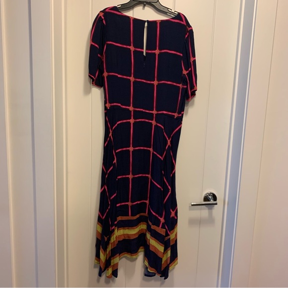 HD in Paris Dress with Handkerchief bottom - Picture 2 of 4